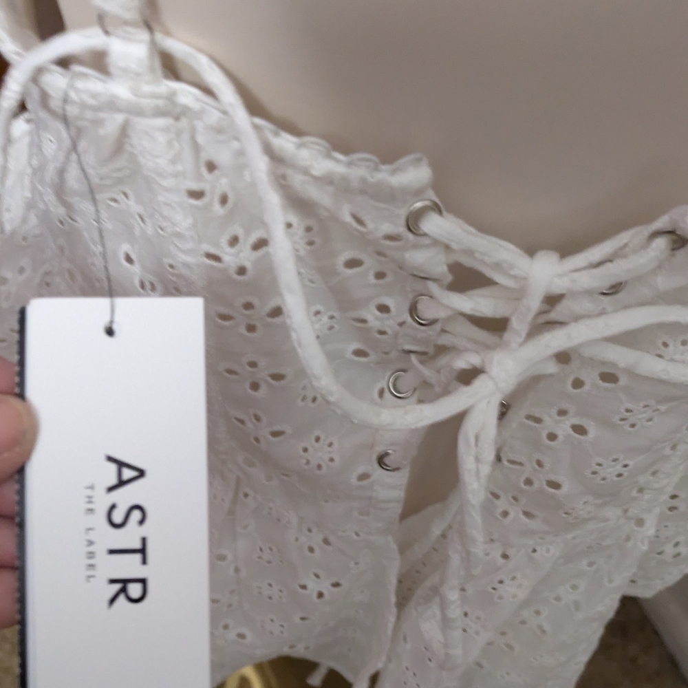 ❤️❤️❤️Astr White Eyelet Ruffle Blouse - Picture 6 of 8